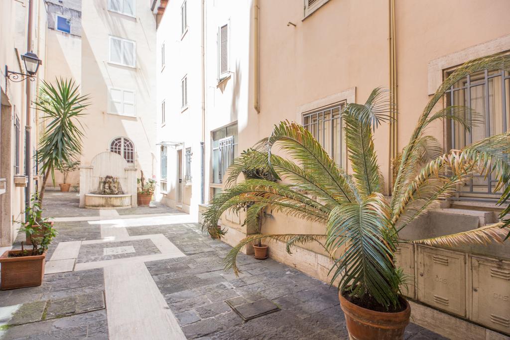 Elegant Apartment Behind The Colosseum Rzym Zewnętrze zdjęcie