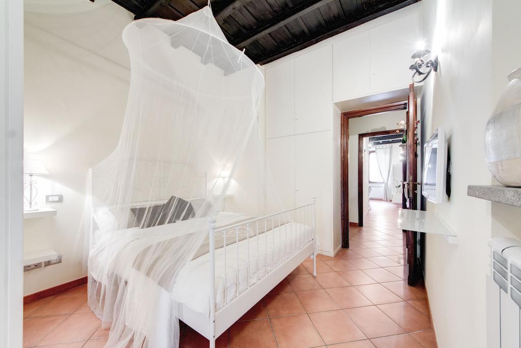 Elegant Apartment Behind The Colosseum Rzym Pokój zdjęcie
