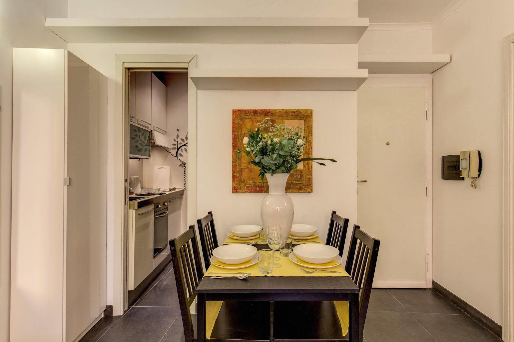 Elegant Apartment Behind The Colosseum Rzym Zewnętrze zdjęcie