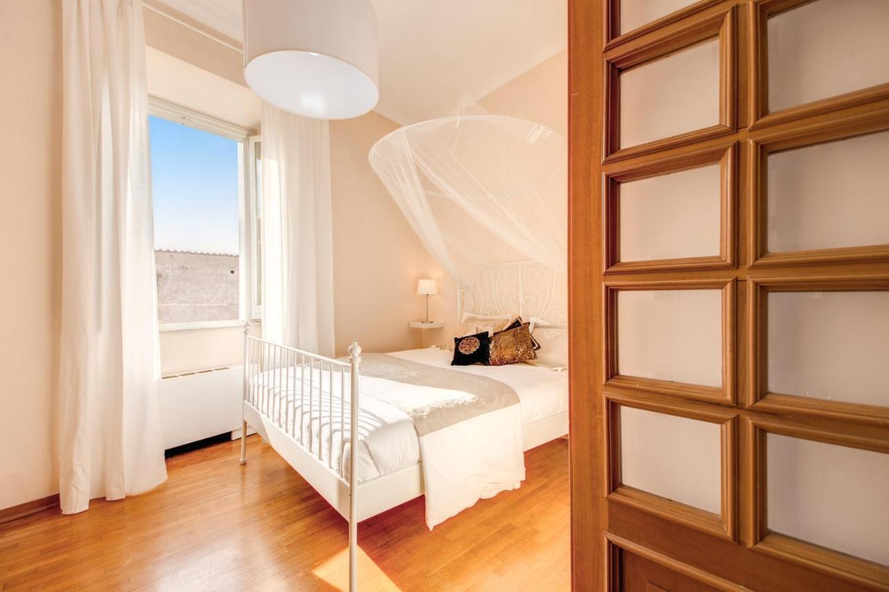 Elegant Apartment Behind The Colosseum Rzym Pokój zdjęcie