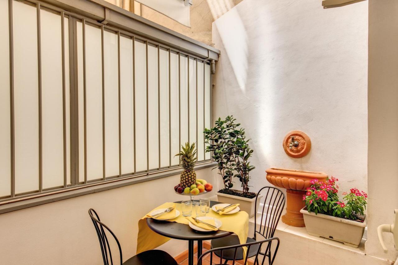 Elegant Apartment Behind The Colosseum Rzym Pokój zdjęcie